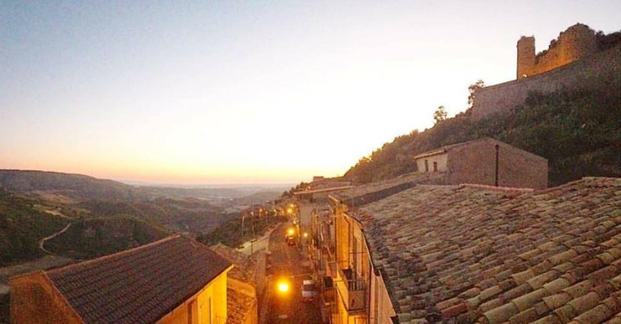 Experience Il Paesino Hotel Licodia Eubea Exterior photo